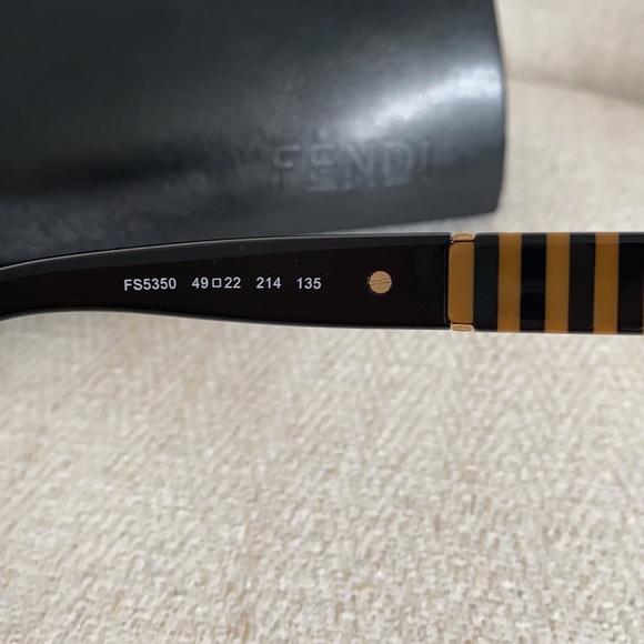 Fendi Sunglasses - Picture 8 of 9